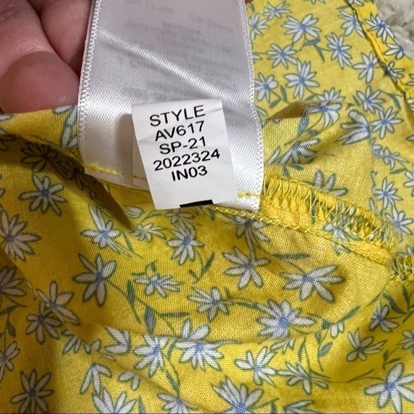 J. Crew Yellow Floral Embroidered Flutter Sleeve Top Blouse - Picture 8 of 9